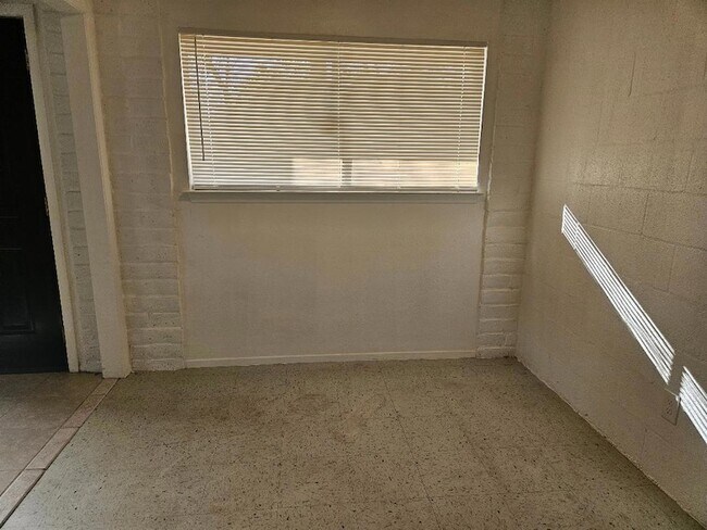 Foto del edificio - 410 E 9th St