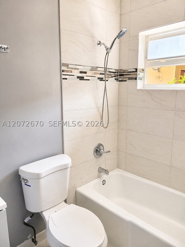 Foto del edificio - 537 SW 2nd St