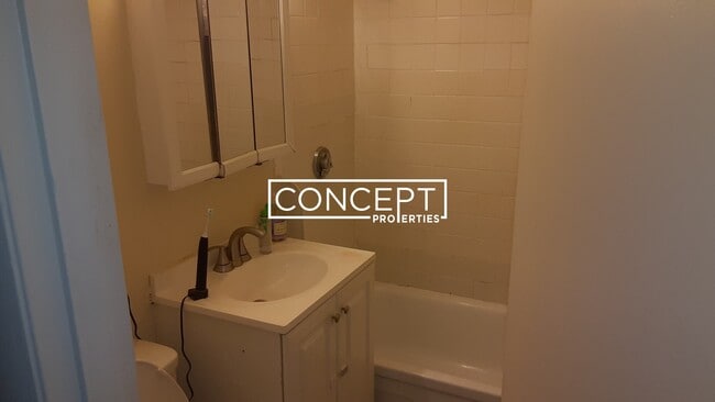 Foto del edificio - 365 Faneuil St