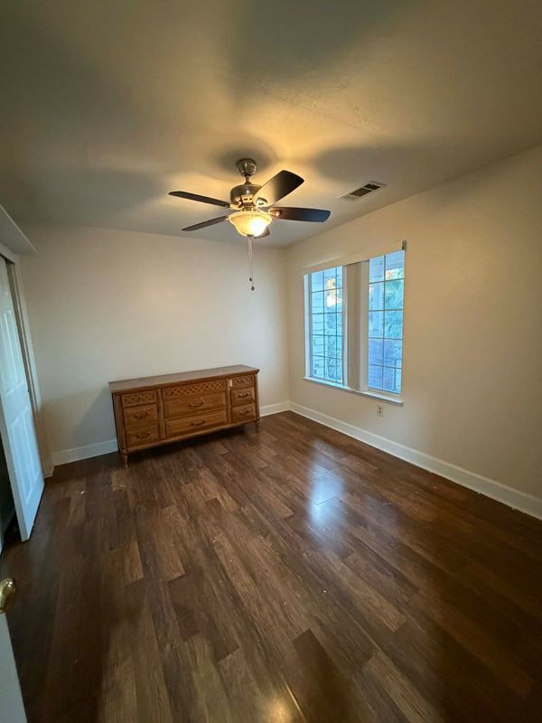 Foto del edificio - 1965 Shelby Rd