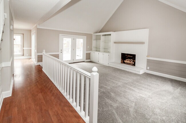 Building Photo - 1500 Treetop Ln