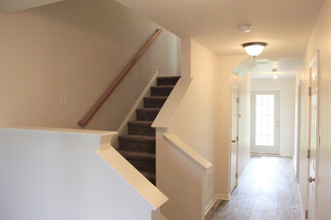 Building Photo - 875 Lissicasey Loop