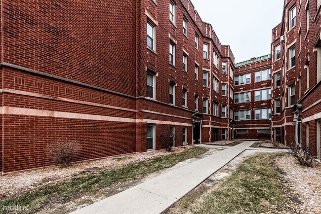 Building Photo - 1 br, 1 bath Apartment - 5952 W Superior St