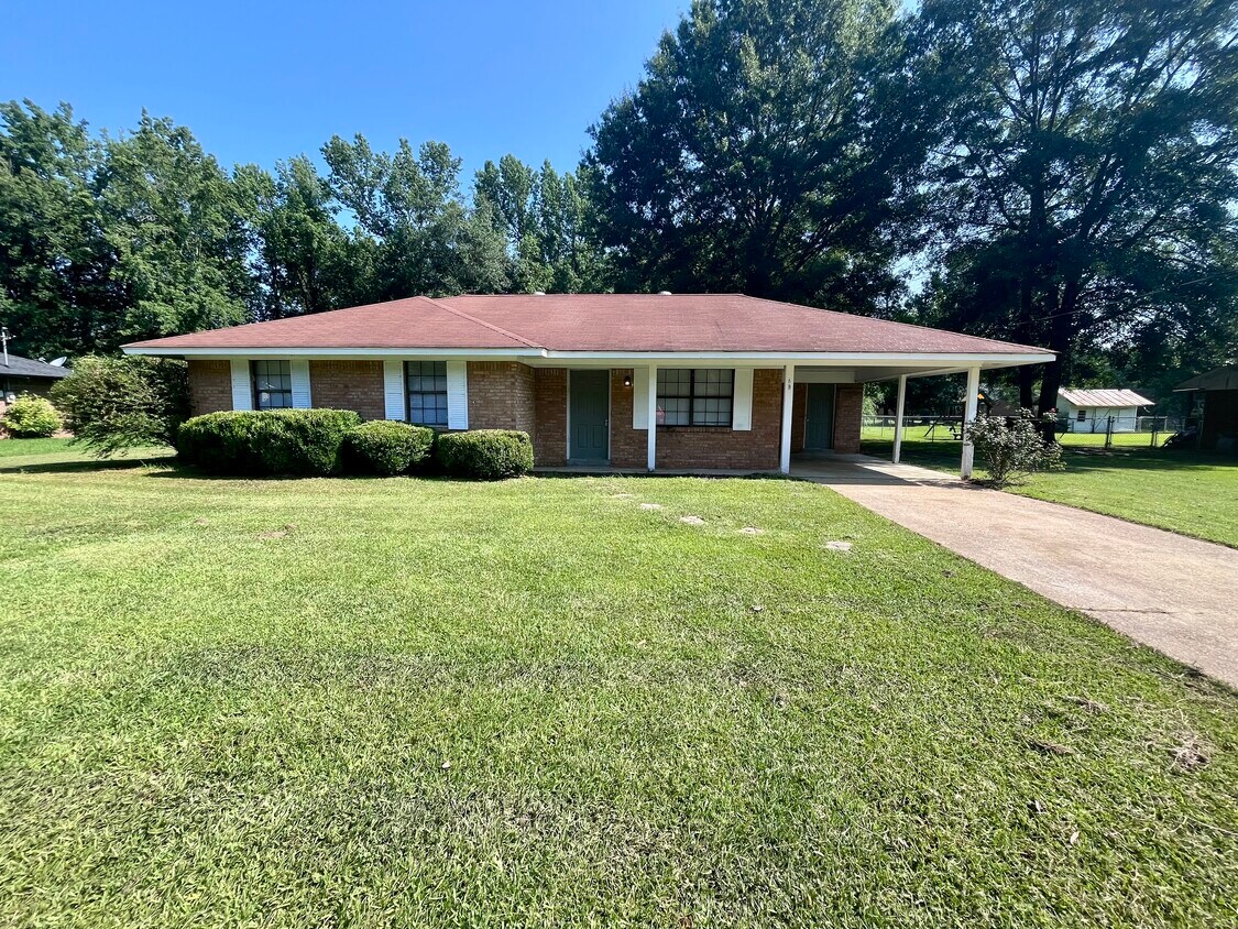 Primary Photo - 68 Military Chapel Ln