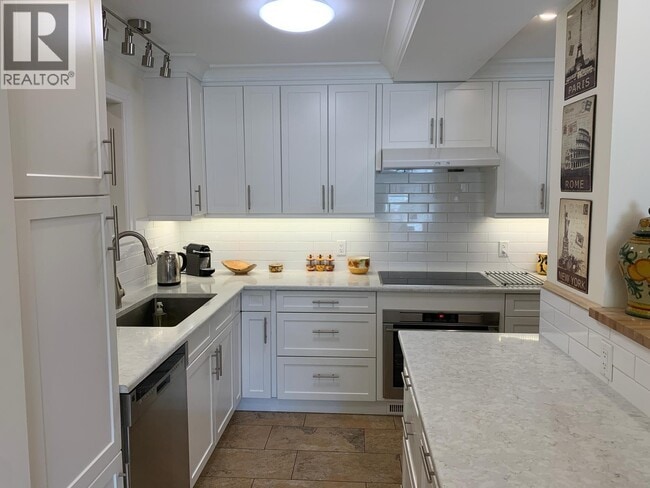 Photo du bâtiment - 1235 W 15th Ave