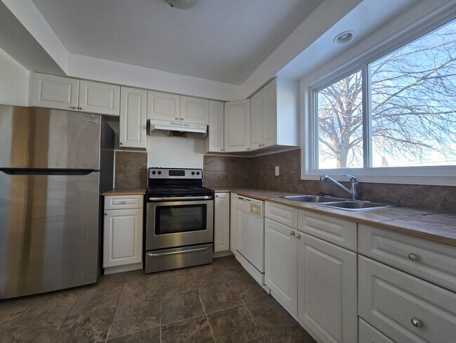 Photo du bâtiment - Stoneglen Townhouses