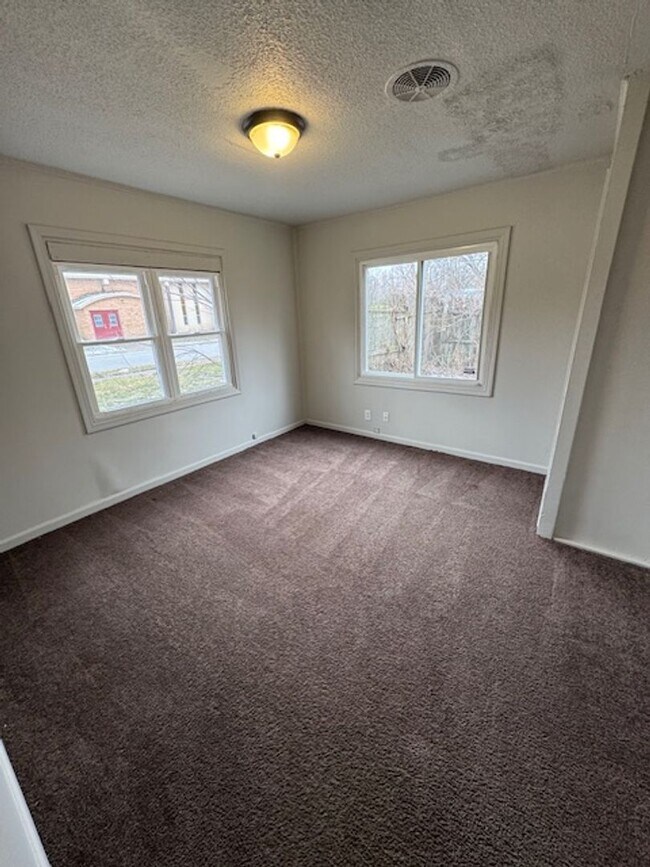 Foto del edificio - 4622 Smith St