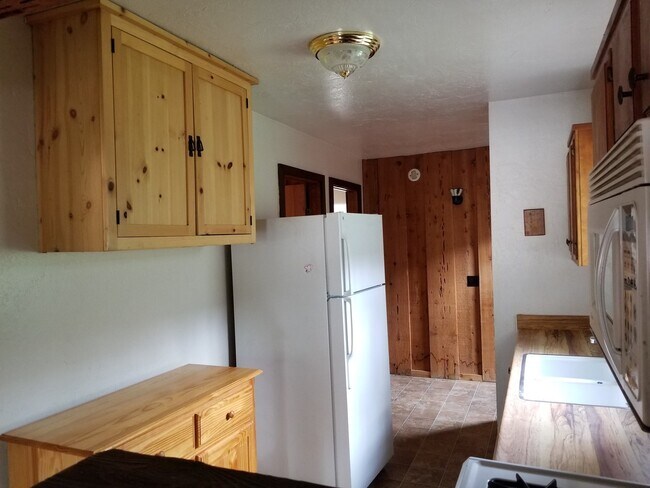 Foto del edificio - 2 bedroom with 1 bath
