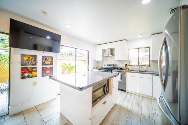 Foto del edificio - 20429 NE 10th Ct Rd