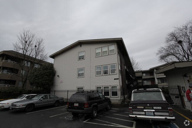 Foto del edificio - 14349 32nd Ave NE
