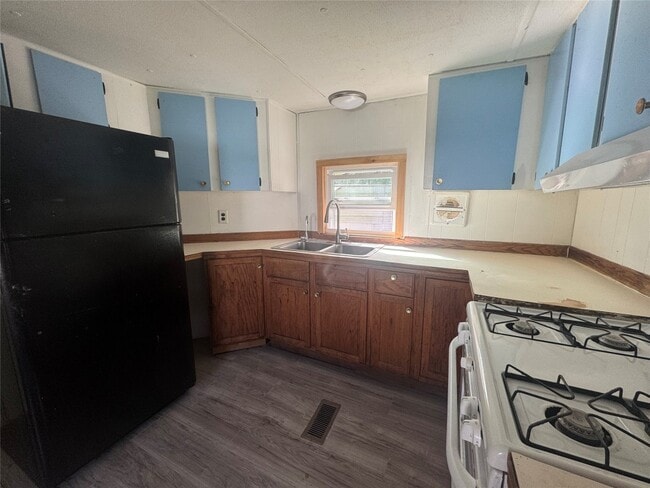 Building Photo - 761 NY-369
