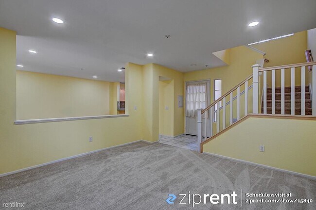 Building Photo - 3 br, 2.5 bath Townhome - 11261 Terra Vist...