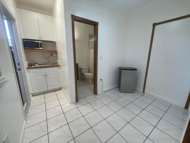 Foto del edificio - 3531 SW 13th St