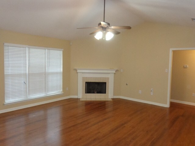 Building Photo - 590 Northwood Hills Drive