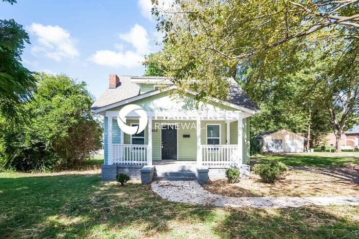 Foto principal - 4 Bedroom Pet-Friendly Home in Charlotte, ...