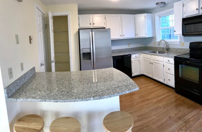 Pantry - 77 Baldwin Dr