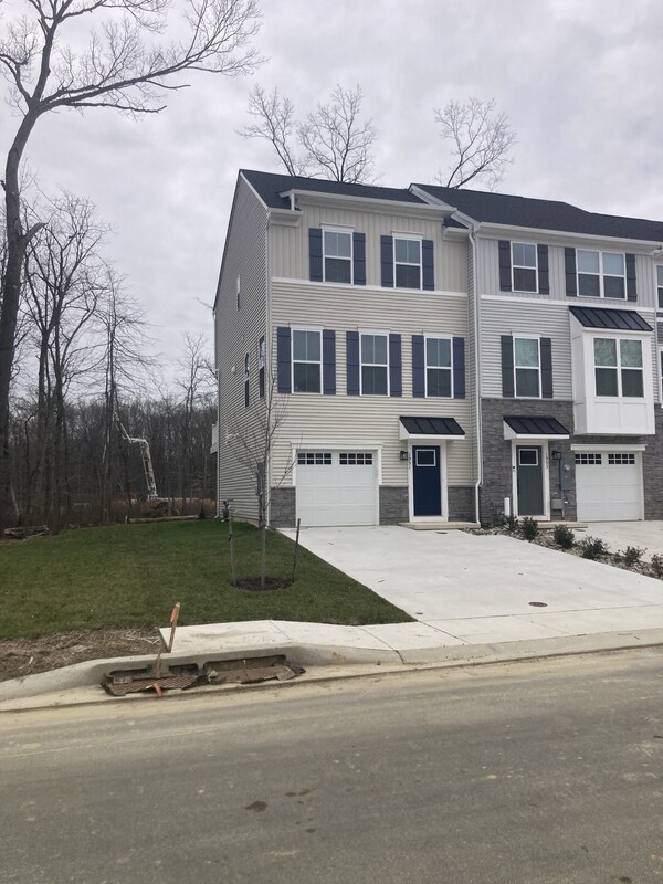 Building Photo - 1951 Bellac Wy