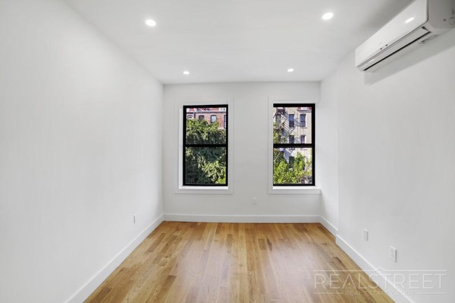 Foto del edificio - Stunning NEW 1 bed in Crown Heights