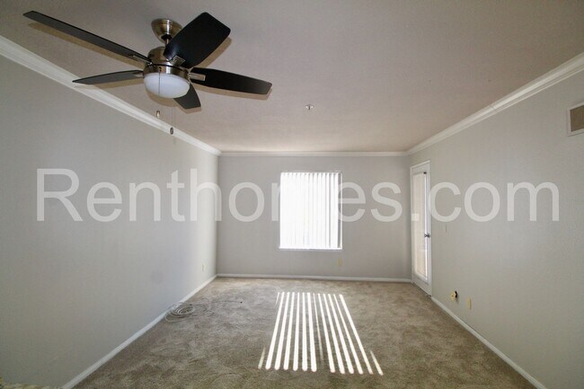 Foto del edificio - La Jolla/UTC, 3550-6225 Lebon Drive, Remod...