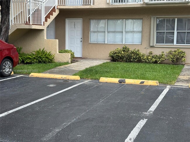 Building Photo - 8695 NW 6th Ln