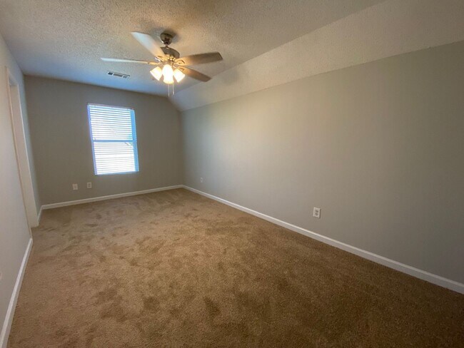 Building Photo - PRE-LEASING FOR AUGUST 2 2026! 1/2 Off Deposit!