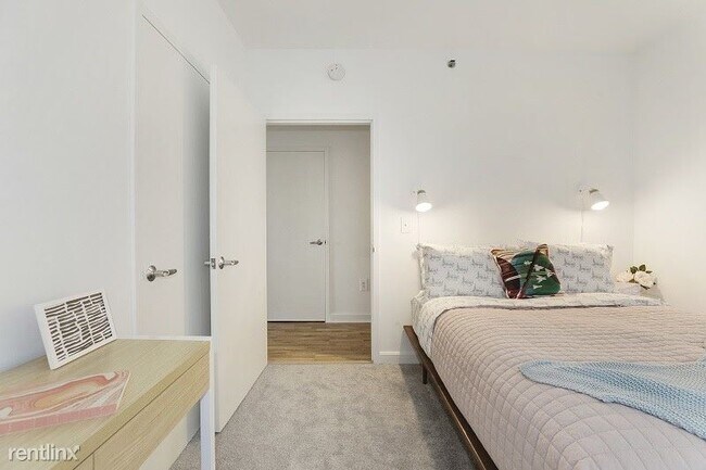 Foto del edificio - 905 Hudson St