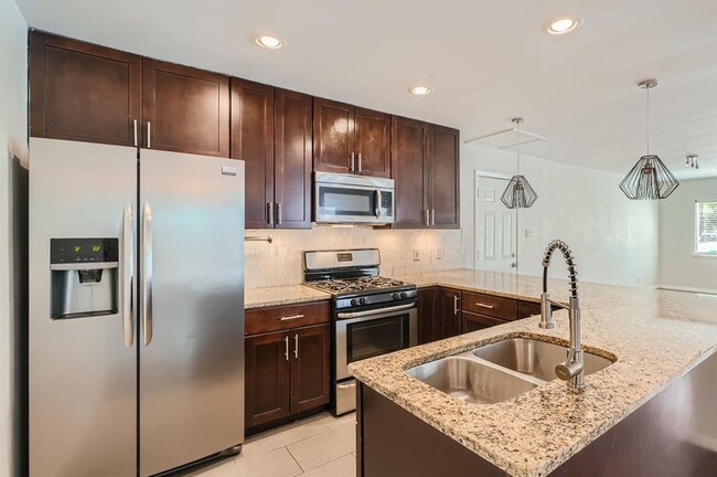 Building Photo - 5108 Emerald Forest Dr