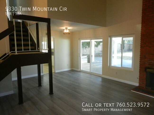 Foto del edificio - 9330 Twin Mountain Cir