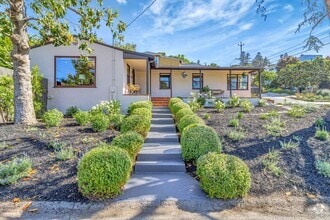 Building Photo - 4053 Huntington