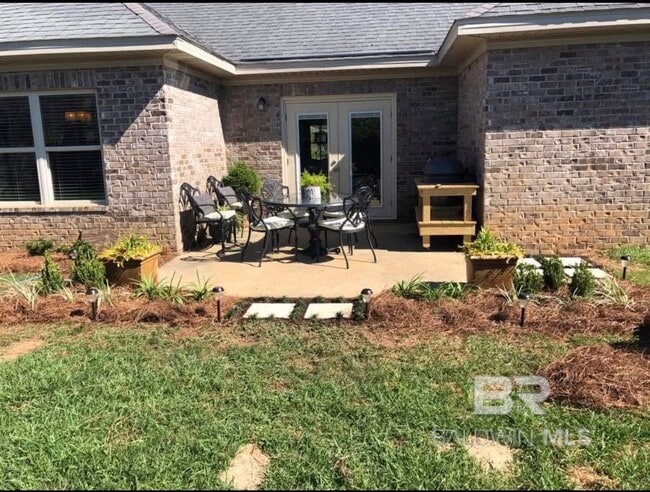 Foto del edificio - 728 Amador Avenue