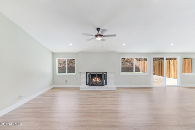 Building Photo - 1162 Roxbury Pl