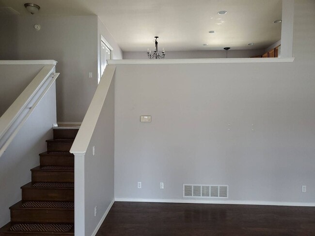 Building Photo - 3 bedroom 2 bath Home for Rent in Post Falls!