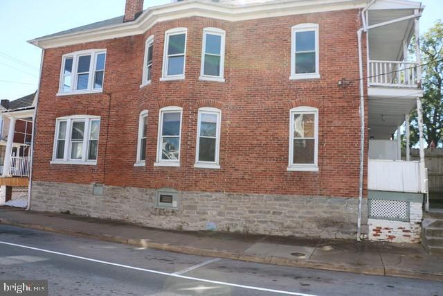 Building Photo - 547 N Mulberry St