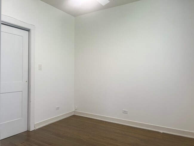Foto del edificio - 7136 S Prairie Ave