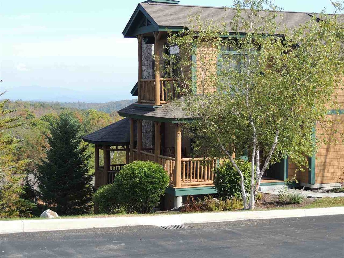 Foto principal - 5 Beechwood Dr