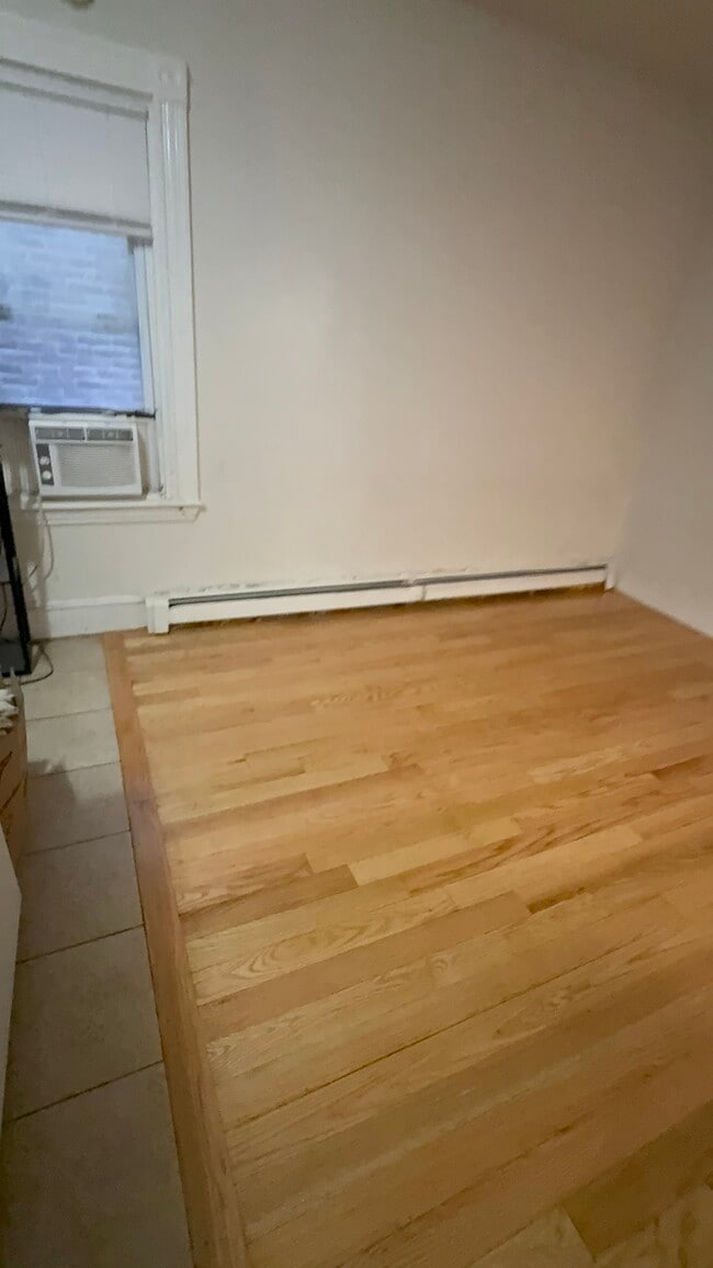 Building Photo - 3 Warwick St