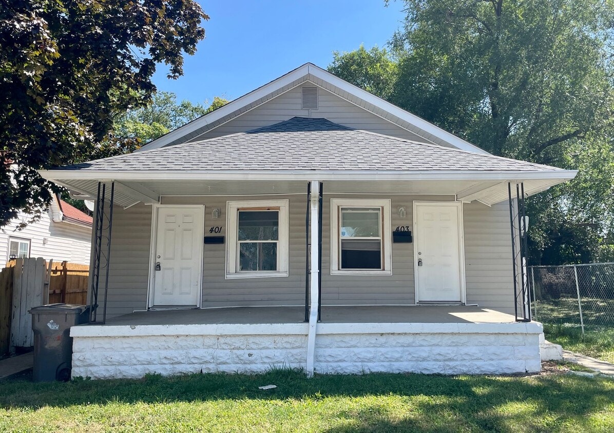 Primary Photo - 401-03 S Randolph