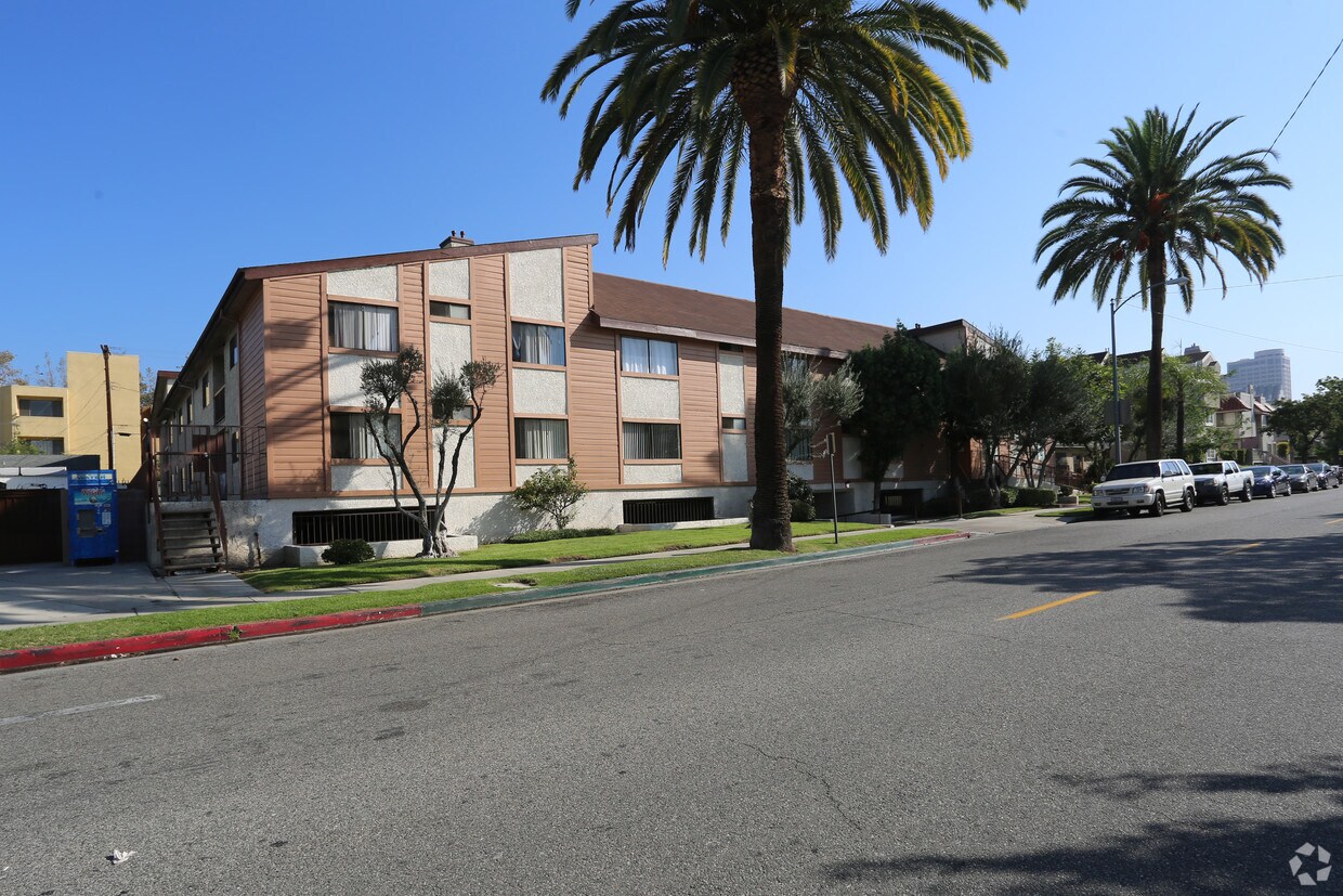 Foto principal - 457 W Lexington Dr