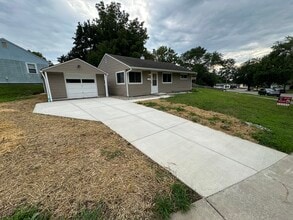 Front of house - 1309 Hedgewood Dr