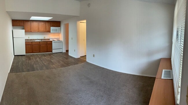 HUGE 1 BEDROOM ! GREAT PRICES! Same Day Ap... - HUGE 1 BEDROOM ! GREAT PRICES! Same Day Ap... Apartment