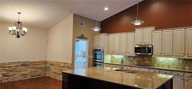 Building Photo - 2335 Callaway Ct