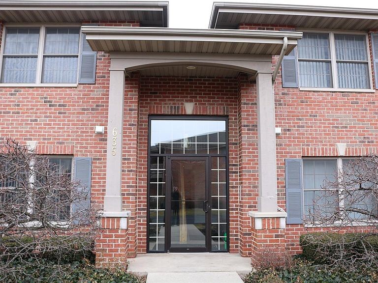 607 Cambridge Ct, Munster, IN 46321 House Rental in Munster, IN