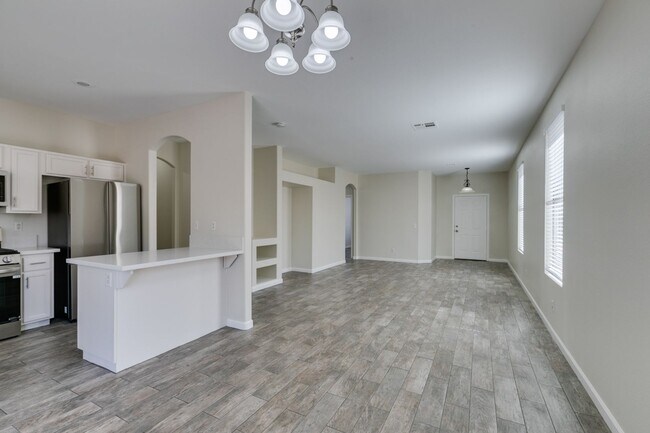 Foto del edificio - Beautifully updated 3-bedroom home offerin...