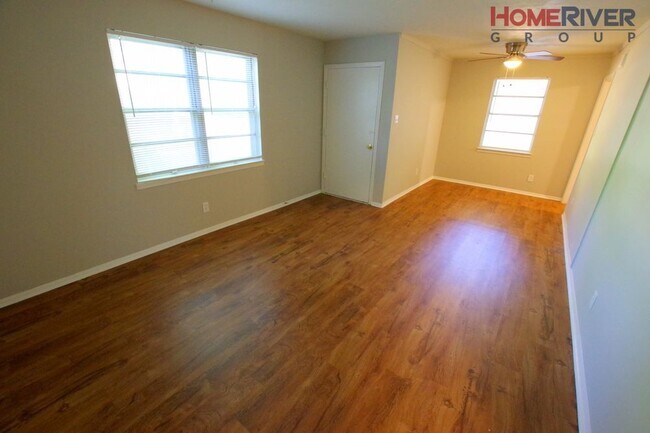 Foto del edificio - 5456 Lochinvar Rd