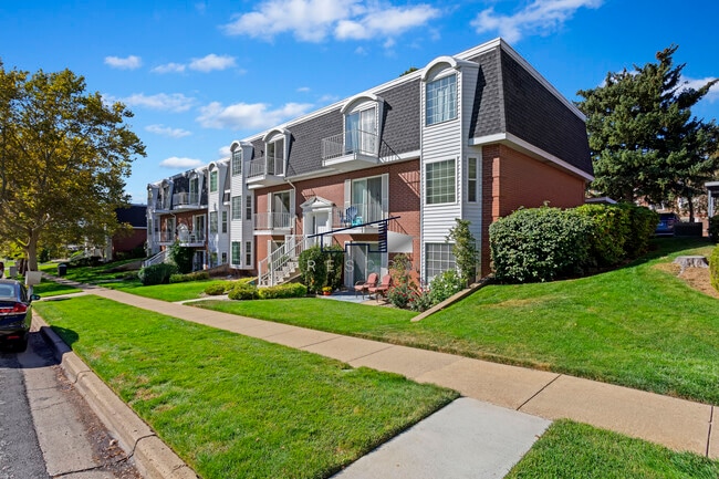 Building Photo - 2983 Taylor Ave