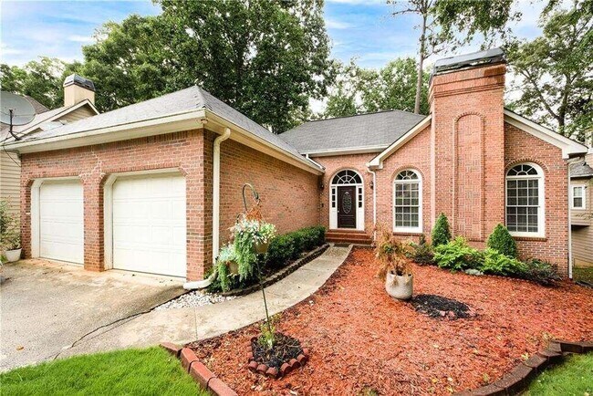 Foto del edificio - 221 Tennis Ct Ln