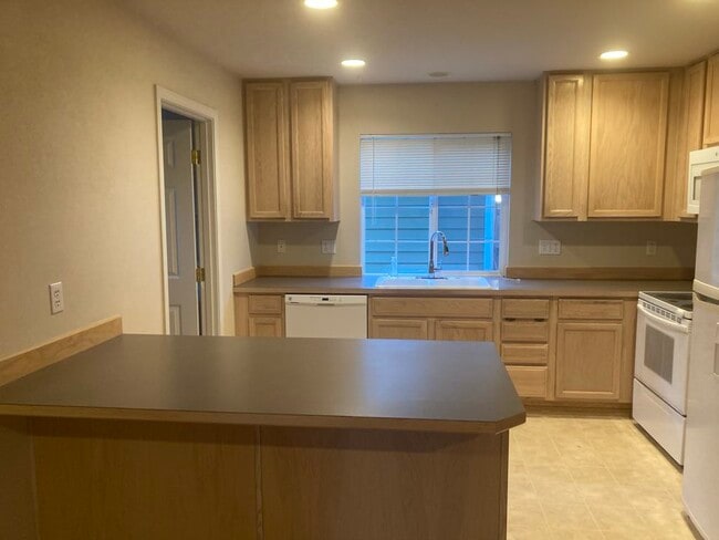 kitchen - 22303 NE 101st Pl