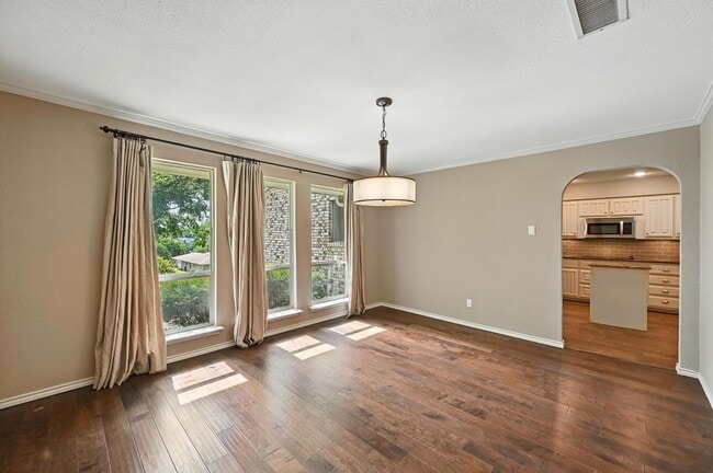 Building Photo - Stately 4-Bedroom Estate Home in Prestigio...