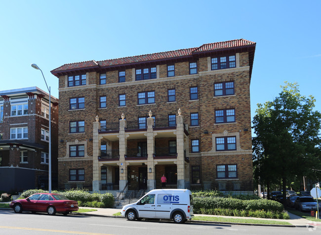 Building Photo - Linda Vista Apartments