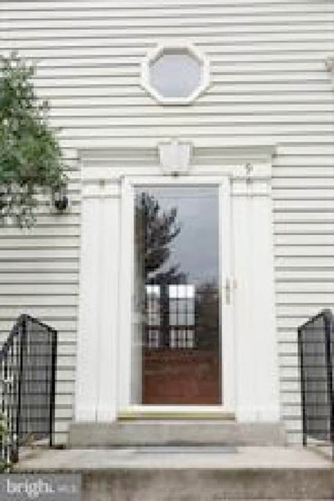 Building Photo - 9 Polk Ct